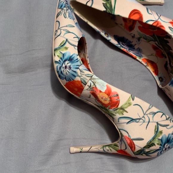 ALDO FLORAL HEELS 🌸 PRICE DROP! - Picture 2 of 4